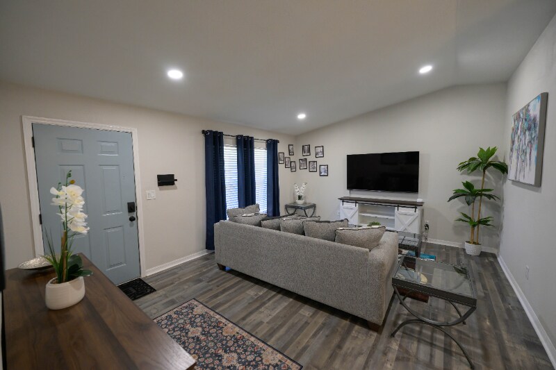 1917 Wolford Rd in Clearwater, FL - Building Photo