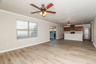 7727 Heavenly Arbor in San Antonio, TX - Foto de edificio - Building Photo