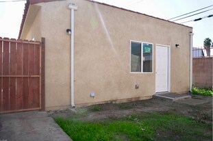 9149 S Hobart Blvd in Los Angeles, CA - Building Photo