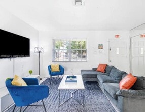 330 N 68th Ave in Hollywood, FL - Building Photo - Building Photo