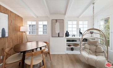 237 S Doheny Dr in Beverly Hills, CA - Building Photo - Building Photo