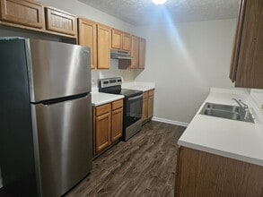 1081 Micha Way in Madison, GA - Foto de edificio - Building Photo