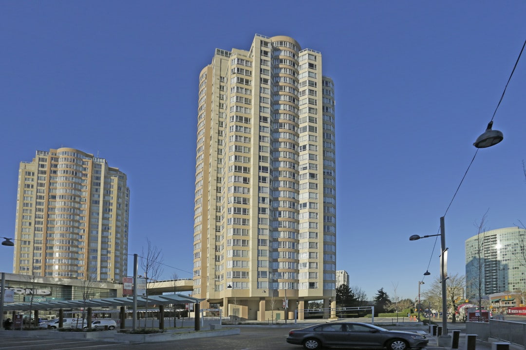 Grand Corniche II in Burnaby, BC - Building Photo