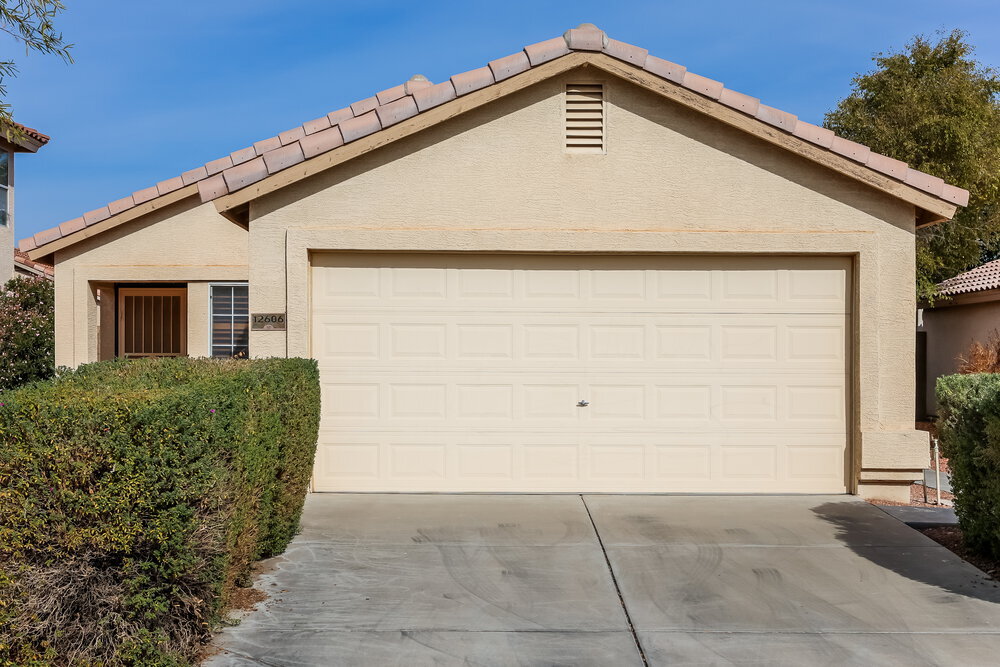 12606 W Laurel Ln in El Mirage, AZ - Foto de edificio