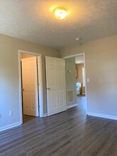 (ACH F) 539 South Old Sevierville Pike in Seymour, TN - Building Photo - Interior Photo