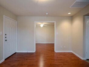 7685 Northcross Dr in Austin, TX - Building Photo - Building Photo