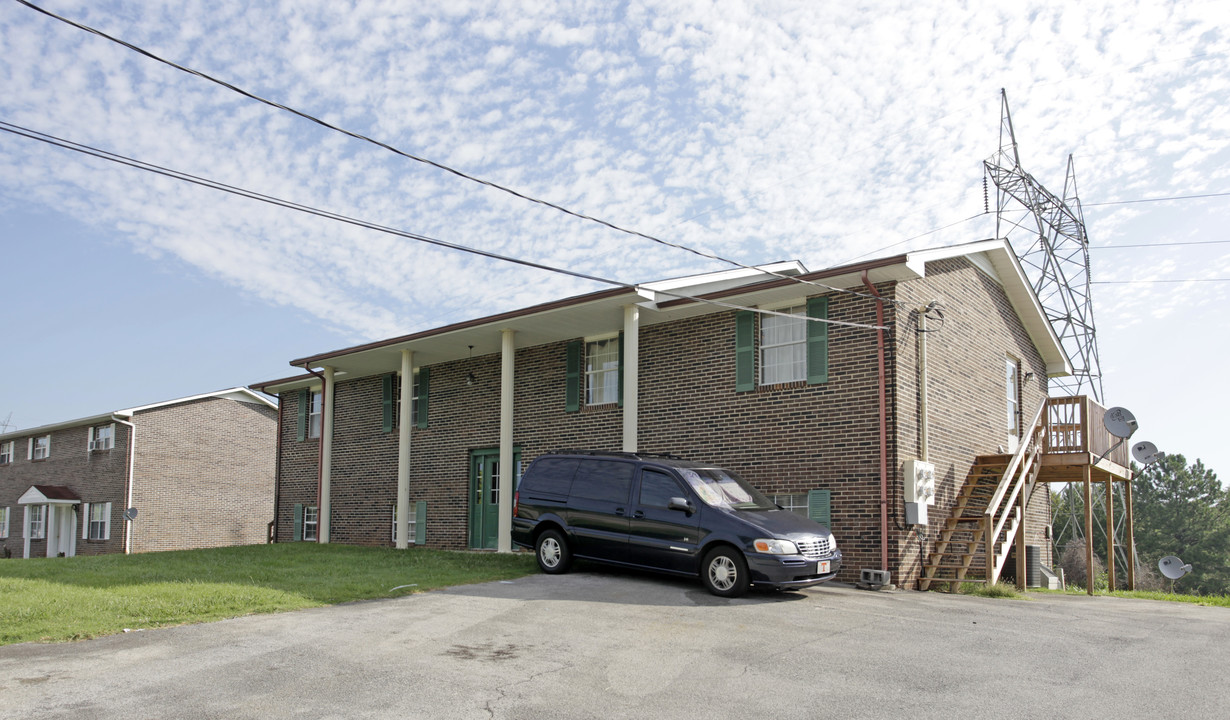 300-600 Avery Dr in Lenoir City, TN - Foto de edificio