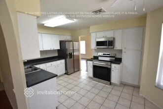 11702 Branch Mooring Dr in Tampa, FL - Foto de edificio - Building Photo