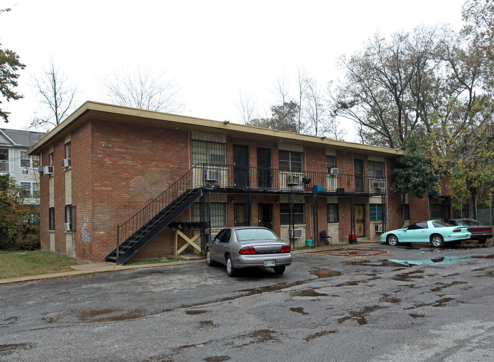 3335 Henry Ave in Memphis, TN - Foto de edificio