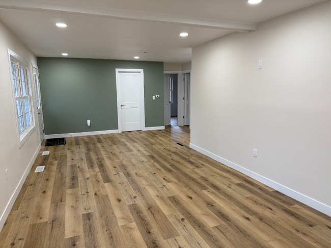 191 Washington St in Saranac, MI - Building Photo - Building Photo