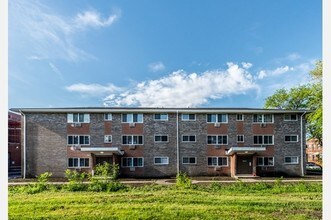 6921 S Cornell in Chicago, IL - Building Photo - Building Photo