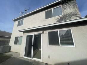 4345 Briggs Ln in Merced, CA - Foto de edificio - Building Photo