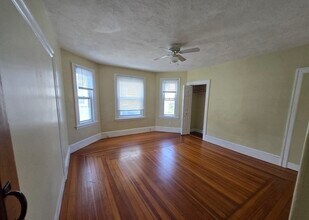 36 Freeman St in Quincy, MA - Building Photo - Building Photo