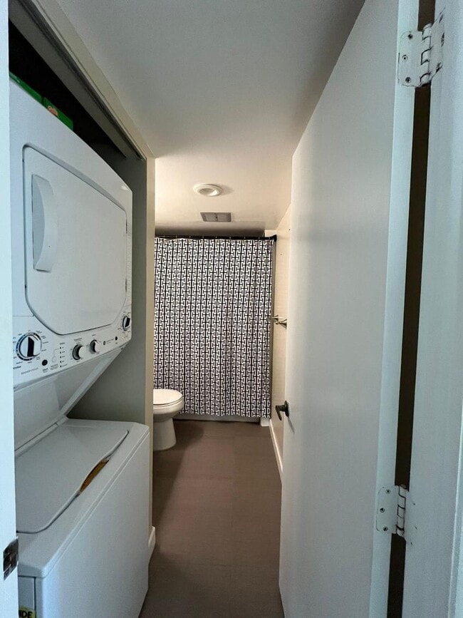 4170 Inverrary Dr in Lauderhill, FL - Building Photo - Building Photo