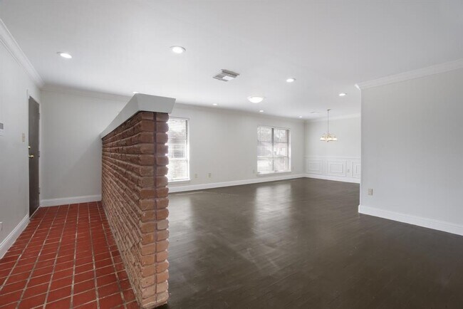 2902 Wuthering Heights Dr in Houston, TX - Building Photo - Building Photo