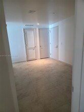 1100 S Miami Ave, Unit 2711 in Miami, FL - Foto de edificio - Building Photo