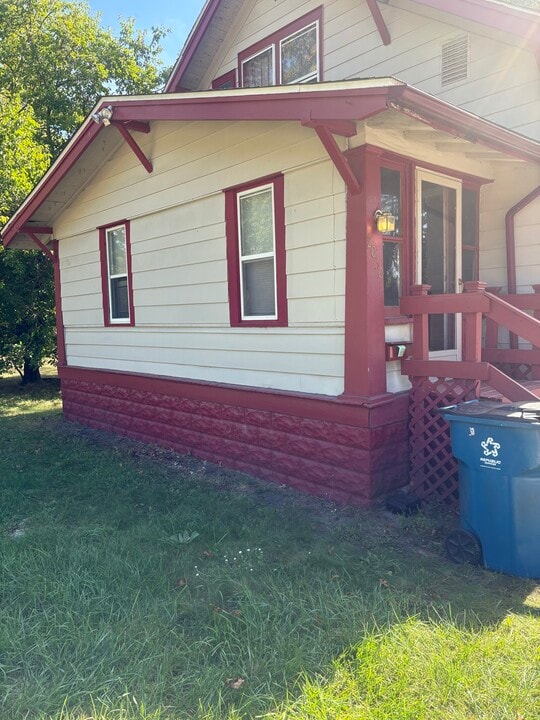 2030 Riordan St in Muskegon Heights, MI - Building Photo