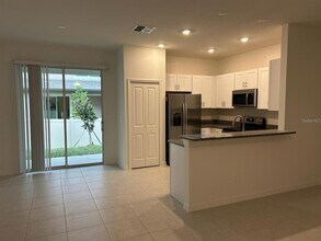 10353 Trumpet Honeysuckle Wy in San Antonio, FL - Building Photo - Building Photo