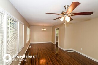 1328 Orlando Cir NE in Birmingham, AL - Foto de edificio - Building Photo