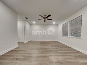 11638 Hillside Dr in Jacksonville, FL - Foto de edificio - Building Photo