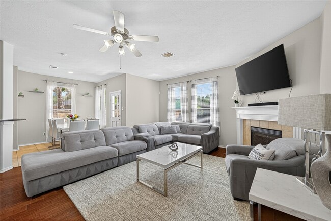 6230 Hollydale Ridge Ln