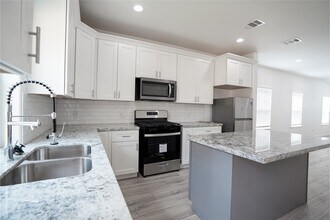 7914 Laura Koppe Rd in Houston, TX - Building Photo - Building Photo