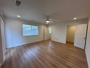 145 N A St in Tulare, CA - Building Photo - Building Photo