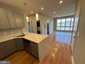 914 W Susquehanna Ave in Philadelphia, PA - Building Photo - Building Photo