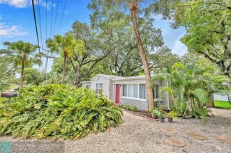 2401 SW 15th Ave in Fort Lauderdale, FL - Building Photo - Building Photo