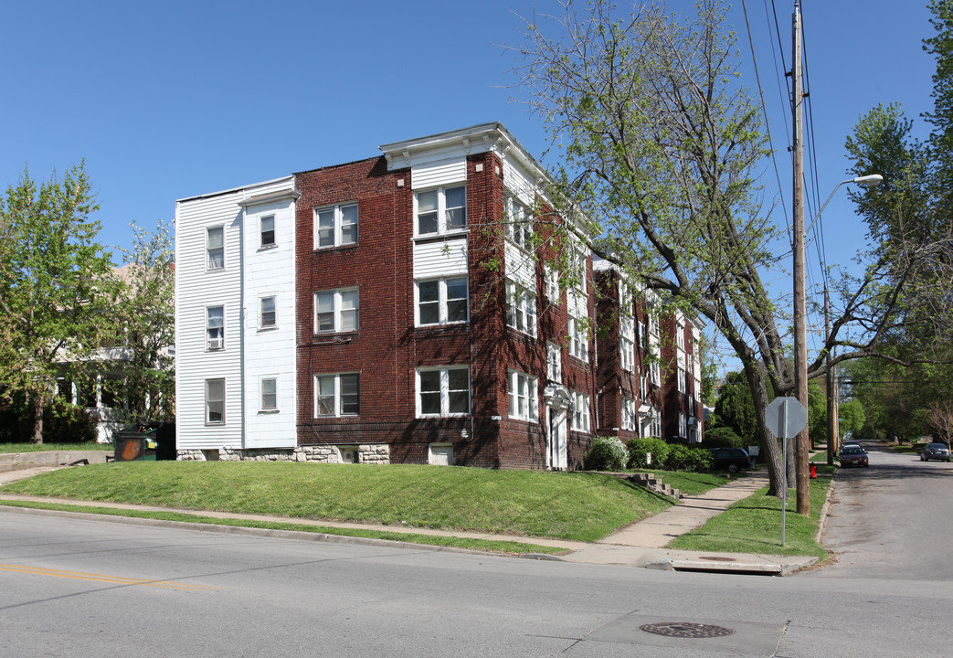 100-110 N Indiana Ave in Kansas City, MO - Building Photo