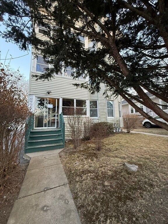 92 Stanton St in Worcester, MA - Building Photo - Building Photo