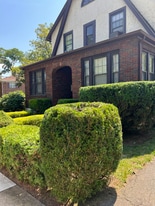 100 Van Buskirk Rd in Teaneck, NJ - Building Photo