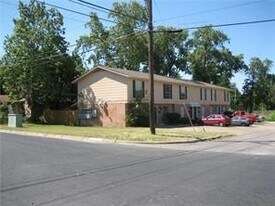 5200 Lancaster Ct in Austin, TX - Building Photo