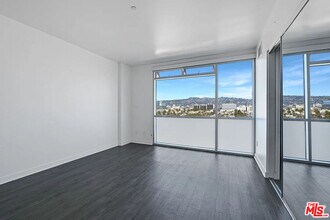 8601 Wilshire Blvd in Beverly Hills, CA - Building Photo - Building Photo