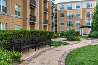 The Reserve at Tysons Corner in Vienna, VA - Foto de edificio - Building Photo