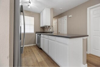 1502 Cornerstone Ct in Marion, IL - Foto de edificio - Building Photo