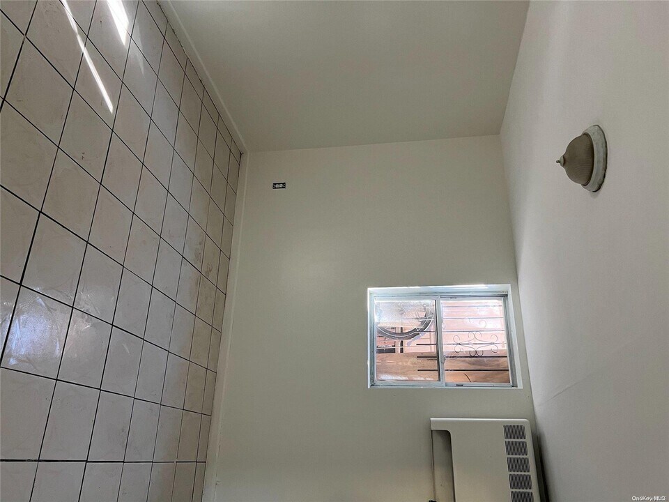 93-28 Ditmars Blvd-Unit -1 in Queens, NY - Building Photo
