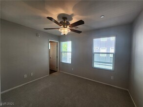 9050 W Tropicana Ave in Las Vegas, NV - Building Photo - Building Photo