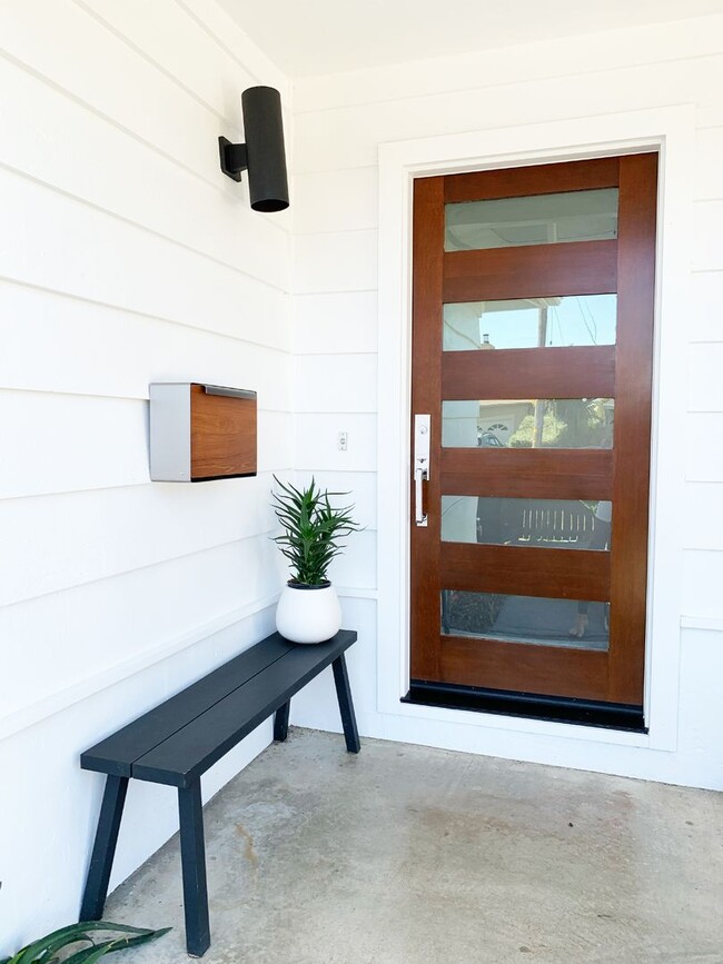 98 Golden Hind Psge in Corte Madera, CA - Building Photo - Building Photo