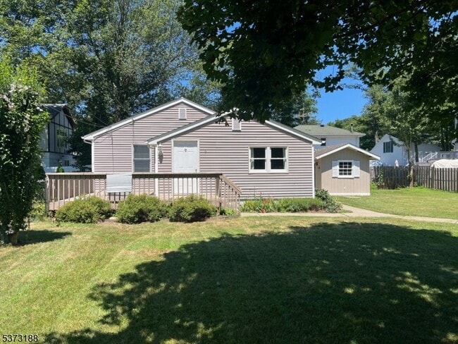 property at 6 Polk Ct