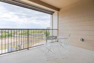 1501 W Howard Ln, Unit SI FL1-ID363 in Austin, TX - Foto de edificio - Building Photo