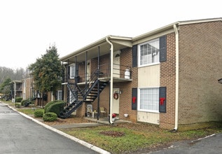 Stratford Arms Apartments in Knoxville, TN - Foto de edificio - Building Photo