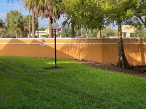 5701 Gatlin Ave in Orlando, FL - Building Photo - Building Photo