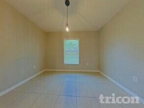 2786 Flynn St in Deltona, FL - Foto de edificio - Building Photo