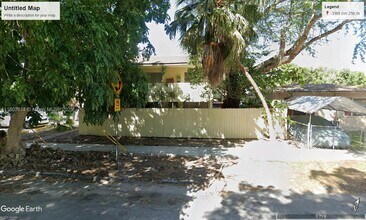 2385 SW 27th St in Miami, FL - Building Photo - Building Photo