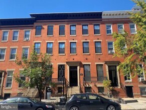 938 N Calvert St in Baltimore, MD - Building Photo - Building Photo