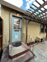1015 S Pleasant Ave in Lodi, CA - Building Photo - Building Photo