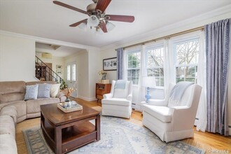 44 Frazer Dr in Greenlawn, NY - Building Photo - Building Photo