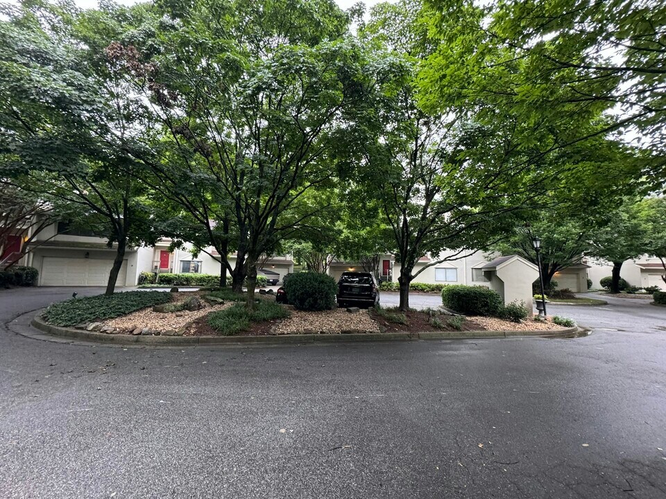 14 Gilbert Trail NE in Atlanta, GA - Building Photo
