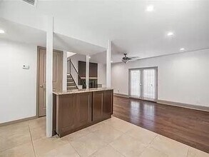 3510 Shady Valley Dr in Pantego, TX - Building Photo - Building Photo